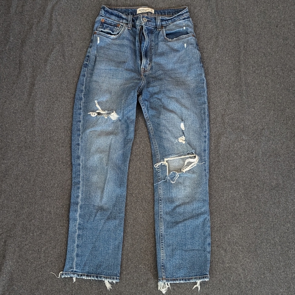 Abercrombie Ankle Straight Ultra High Rise Size 2/26